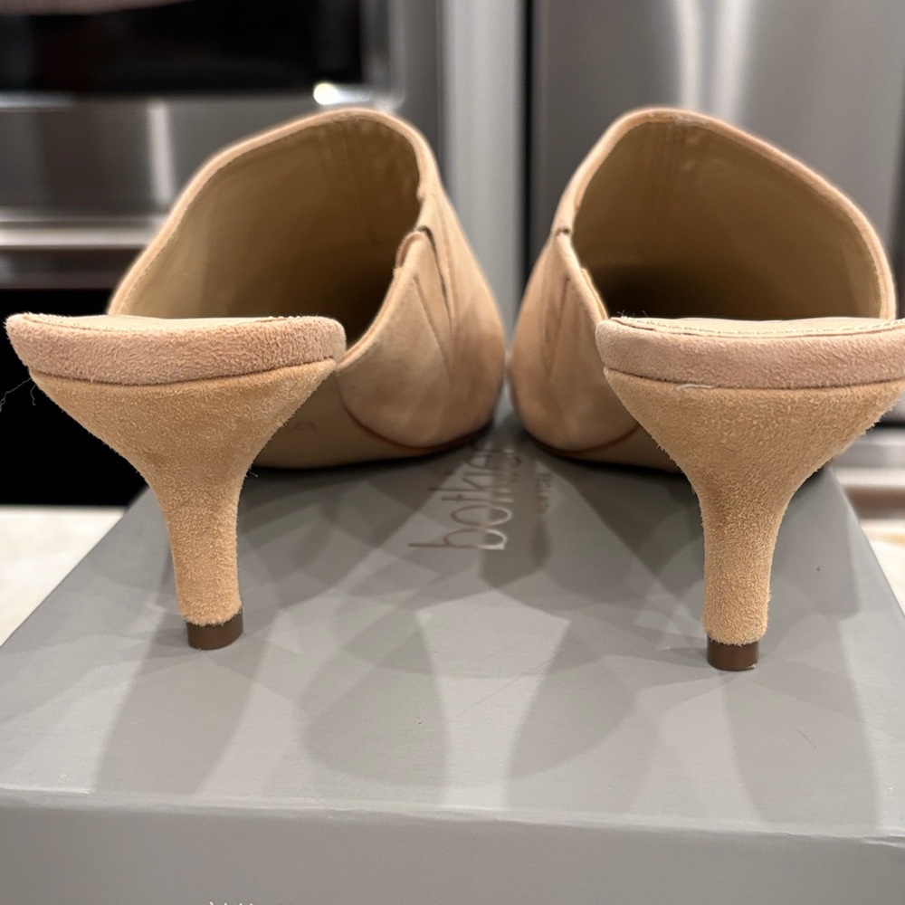 Botkier Women's Beige/Tan Mules 2.5 inch heel - Picture 4 of 15